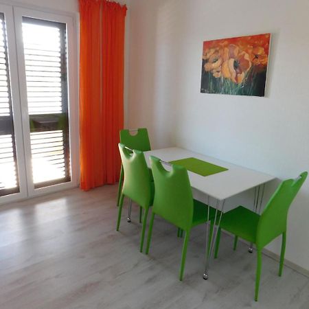 Villa Renata - Apartment Zeleni ポヴィヤ エクステリア 写真